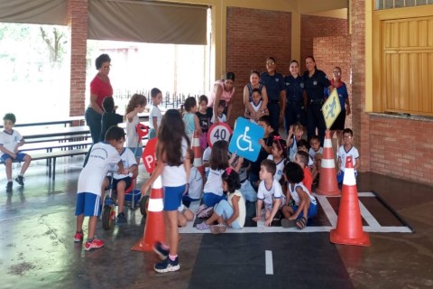 Educação no trânsito é tema de atividade lúdica com crianças da EMEI Pequeno Polegar em Ilha Solteira