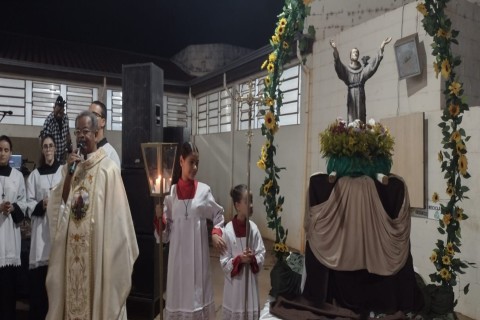 Ilha Solteira celebrou a festa do seu padroeiro São Francisco de Assis com Missa Solene, procissão e quermesse