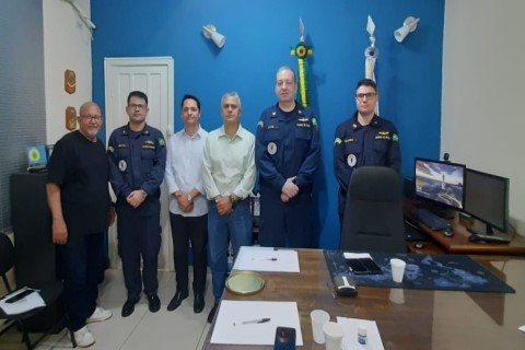 MARINHA DO BRASIL ATENDE EM ILHA SOLTEIRA COM AGÊNCIA MÓVEL